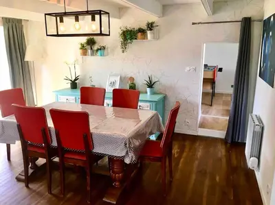 Coin salon dans l'établissement Maison avec Jardin,Terrasse,bar,baby foot 4-6 pers