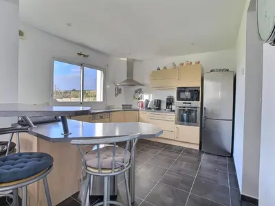 Cuisine ou kitchenette dans l'établissement Maison L'Hermine (à 600m de la plage de Morgat)