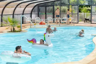 Piscine de l'établissement ZEcamping 4 piscine chauffée club enfant animations animaux acceptés ou située à proximité