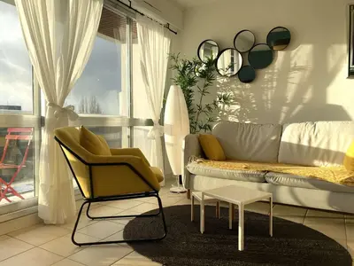 Coin salon dans l'établissement Appartement cosy à Bénodet, 4 pers, plage à 260m, parking privé - FR-1-481-151