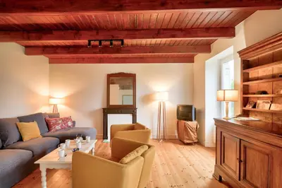 Coin salon dans l'établissement Pays bigouden - Charmante maison en pierre pour 6
