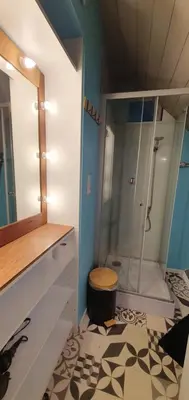 Salle de bains dans l'établissement Guim appart