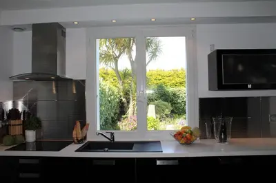 Cuisine ou kitchenette dans l'établissement Villa DUXCAAR Avel Mor