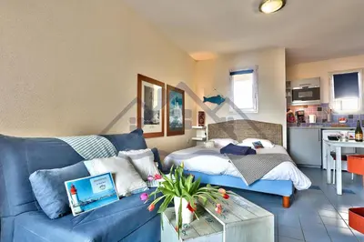 Coin salon dans l'établissement LocaLise - B80 - La villa Blanche - L'iroise - 1er étage plain pied - Wifi inclus - Draps inclus - Animaux bienvenues