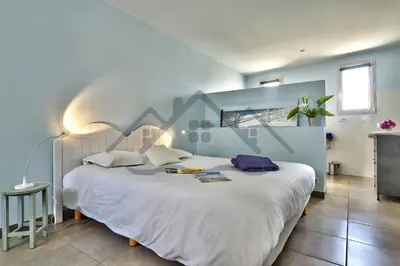 Un ou plusieurs lits dans un hébergement de l'établissement LocaLise - D80 - La villa Blanche - Côté plage - 2ème étage - Wifi inclus - Draps inclus - Animaux bienvenus