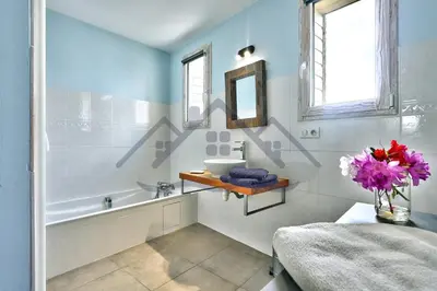 Salle de bains dans l'établissement LocaLise - D80 - La villa Blanche - Côté plage - 2ème étage - Wifi inclus - Draps inclus - Animaux bienvenus