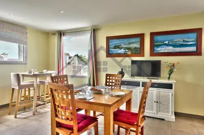 Cuisine ou kitchenette dans l'établissement LocaLise - D80 - La villa Blanche - Côté plage - 2ème étage - Wifi inclus - Draps inclus - Animaux bienvenus