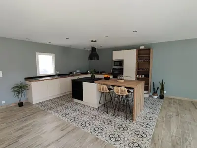 Cuisine ou kitchenette dans l'établissement La Longère de Marie - Gîtes de Kerblaise