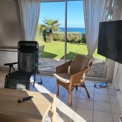 Télévision ou salle de divertissement dans l'établissement 