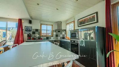 Cuisine ou kitchenette dans l'établissement ROBY - maison TREGUNC 6 personnes