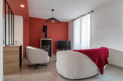 Télévision ou salle de divertissement dans l'établissement Ty Boca - Maison pour 6 avec jardin