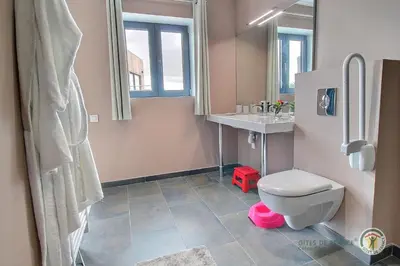 Salle de bains dans l'établissement La roche mignonne