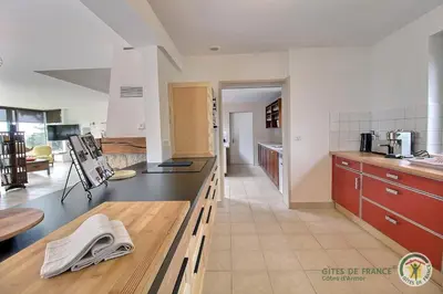 Cuisine ou kitchenette dans l'établissement Villa caroline