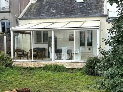 Jardin de l'établissement Maison proche de Brest Arena