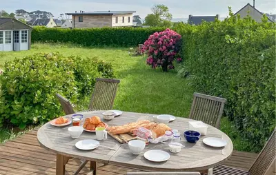 Jardin de l'établissement Nice Home In Plouguerneau With Wifi