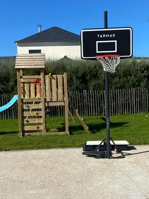 Aire de jeux pour enfants de l'établissement Villa La Grève Blanche avec piscine intérieure