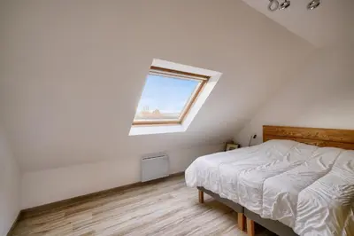 Un ou plusieurs lits dans un hébergement de l'établissement Maison avec piscine pour 8 - 500m de la plage