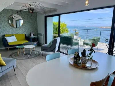 Coin salon dans l'établissement Maison grande terrasse magnifique vue sur l'Aber Wrac'h