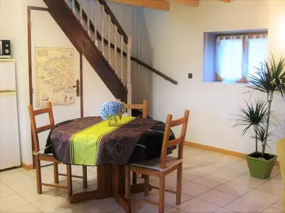 Coin salon dans l'établissement La Clef des Champs, gîte à la ferme au pied des vignes, Finistère sud !