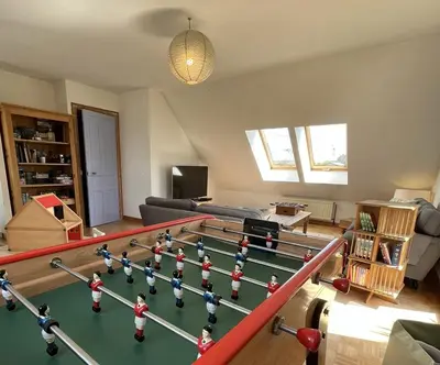 Salle de jeux dans l'établissement Hent Ar Mor - Elégante Demeure Trébeurden