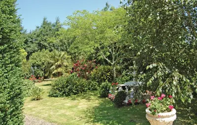 Jardin de l'établissement Holiday Home Saint Jean-Trolimon - 02