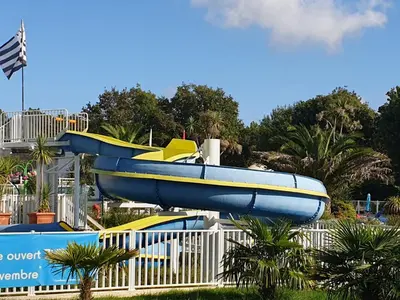 Piscine de l'établissement Domaine de Kerlann 688 ou située à proximité