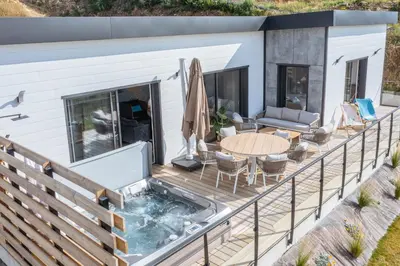 Balcon ou terrasse dans l'établissement La Villa de Pen ar Menez superbe vue sur la campagne-plages à 5 min-SPA