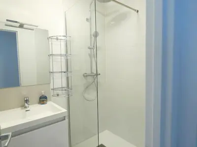 Salle de bains dans l'établissement Calme et Confort pour vos Séjours Moyenne Durée