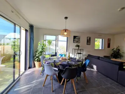 Coin salon dans l'établissement Modern house near the coast