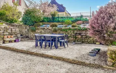 Jardin de l'établissement 2 Bedroom Amazing Home In Ploudalmézeau