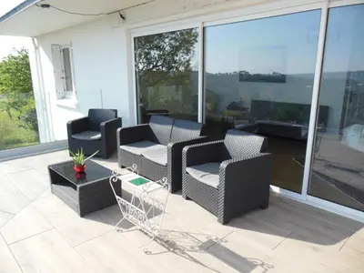 Balcon ou terrasse dans l'établissement Maison avec vue sur Morgat