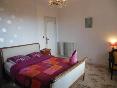 Un ou plusieurs lits dans un hébergement de l'établissement Maison avec vue sur Morgat
