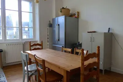 Cuisine ou kitchenette dans l'établissement Grande maison dans un village côtier du Finistère