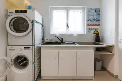 Cuisine ou kitchenette dans l'établissement La Villa de Pascal, vue mer