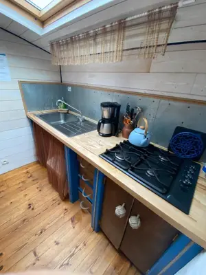 Cuisine ou kitchenette dans l'établissement La Quille en l'air