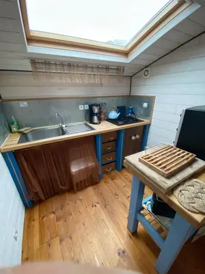 Cuisine ou kitchenette dans l'établissement La Quille en l'air