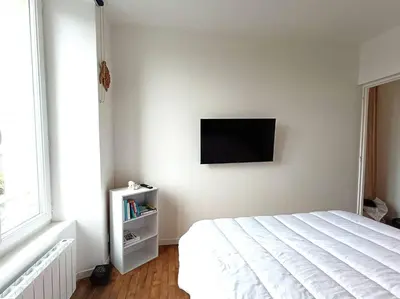 Télévision ou salle de divertissement dans l'établissement Appartement au centre de TREBEURDEN et à 400m de la plage - Réf 662