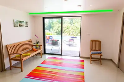 Coin salon dans l'établissement Villa KalonBreizh, Piscine privée chauffée & Sauna