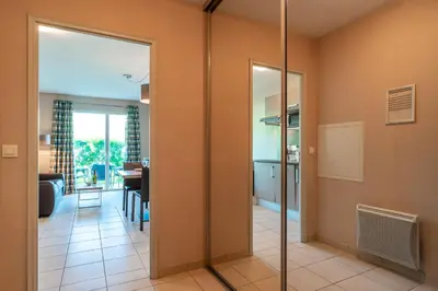 Salle de bains dans l'établissement Le Cabellou - Appt avec piscine commune