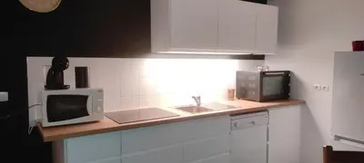 Cuisine ou kitchenette dans l'établissement Capstay - Brest - Lambezellec- 7 minutes des plages et du port