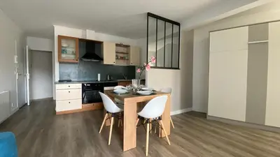 Cuisine ou kitchenette dans l'établissement Studio avec terrasse vue Mer et Parking