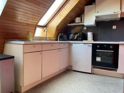 Cuisine ou kitchenette dans l'établissement Les rives de l'odet, vue rivière