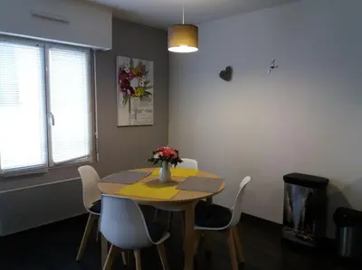Coin salon dans l'établissement Appartement au centre-ville Concarneau