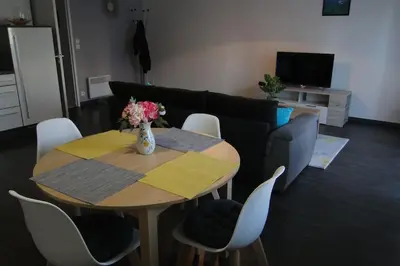 Télévision ou salle de divertissement dans l'établissement Appartement au centre-ville Concarneau