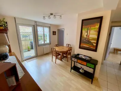 Coin salon dans l'établissement La petite Garzette - Appartement Jardin Centre Ville Concarneau