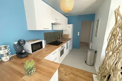 Cuisine ou kitchenette dans l'établissement Le Grand Large - Appartement Centre Concarneau