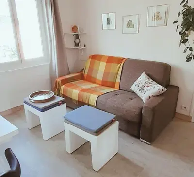 Coin salon dans l'établissement Avril - Appartement Centre Ville Concarneau
