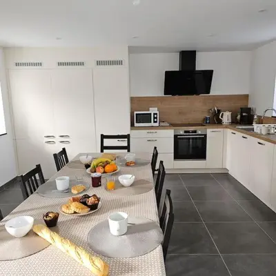 Cuisine ou kitchenette dans l'établissement Maison néo bretonne rénovée à 2mn à pied d'une jolie plage