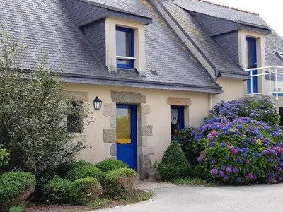 Jardin de l'établissement Gite de Kervao, Camélias, proche mer (800 mètres), meublé tourisme 3 étoiles