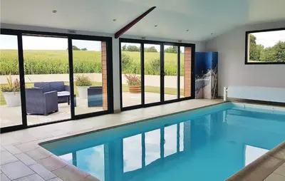 Piscine de l'établissement Amazing Home In Elliant ou située à proximité